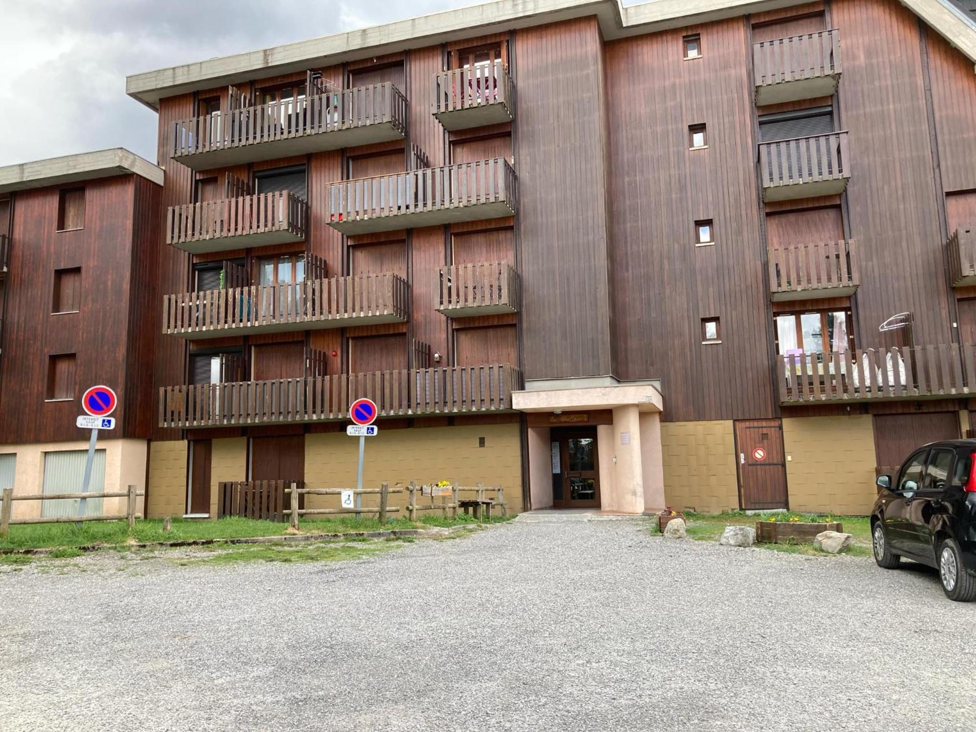 4 Couchages A St Jean-montclar Ete/hiver Appartement *