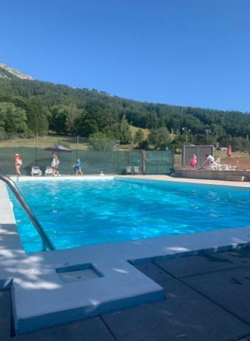 4 Couchages A St Jean-montclar Ete/hiver Apartment *